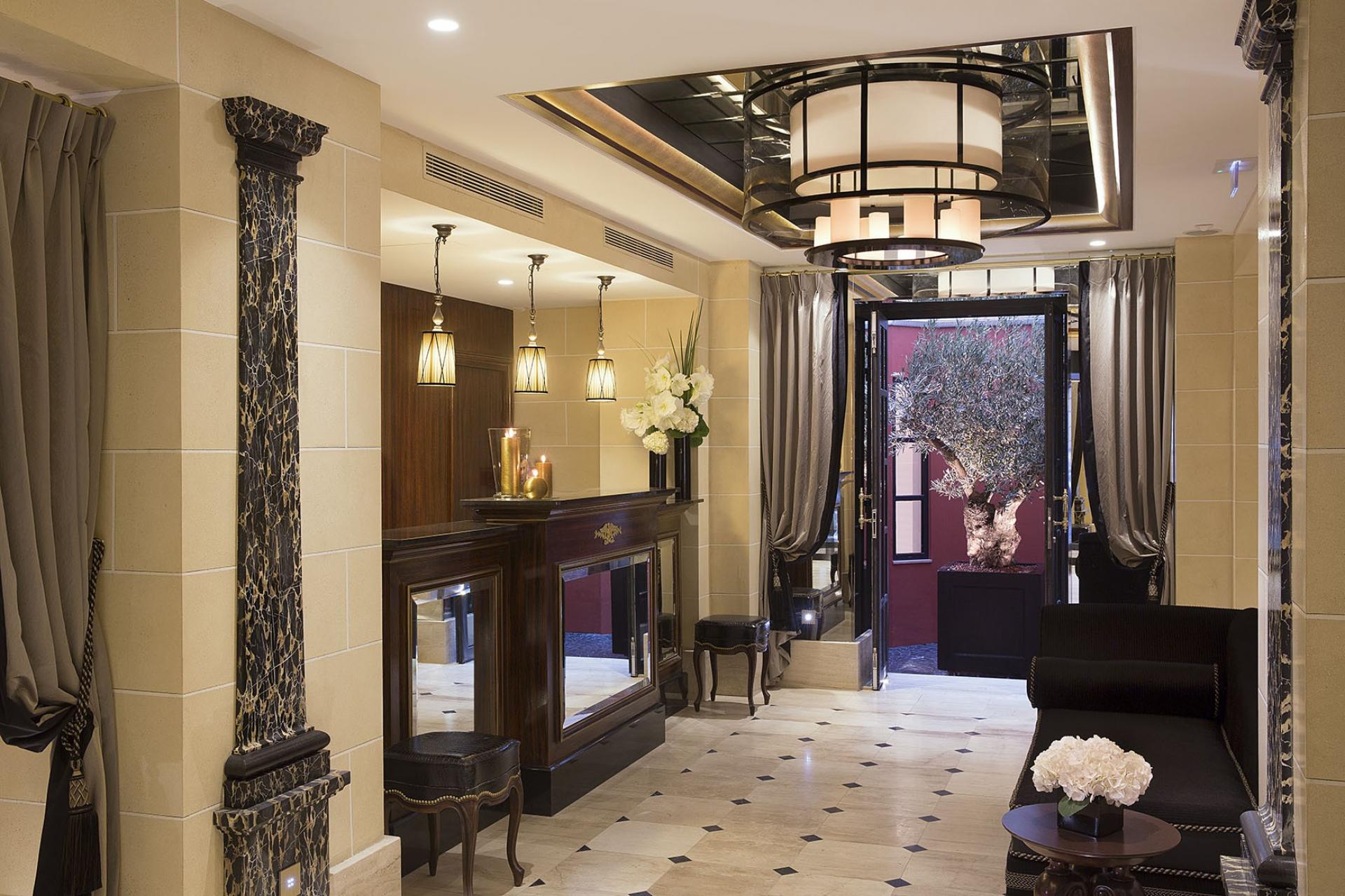 Hotel Le Belmont Paris